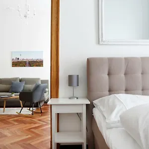 https://top-kreuzberg-central-citiy-3-bedroom-2-bathr.find-berlin-hotels.com